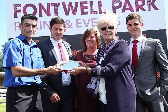 Race2_10th_Fontwell10
